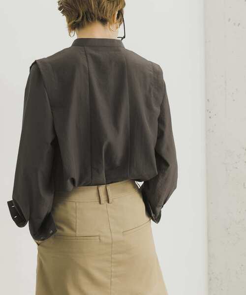 URBAN RESEARCH（アーバンリサーチ）の「ショルダータックチュニックブラウス（シャツ/ブラウス・レディース・ミント/チャコールグレー/オフホワイト・FREE）」の21枚目の写真