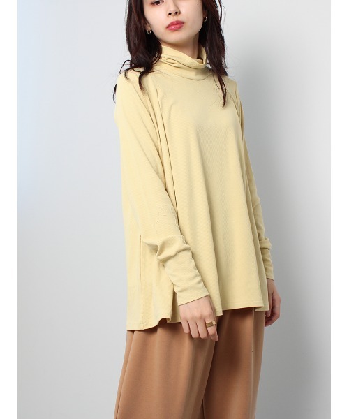 leswel（レスウェル）の「【M～5L 大きいサイズ】キレイめ テレコ タートルネック カットソー（Tシャツ/カットソー・レディース・ネイビー/ライトグレー/イエロー/オフホワイト・M/L/3L/5L/4L/LL）」の4枚目の写真