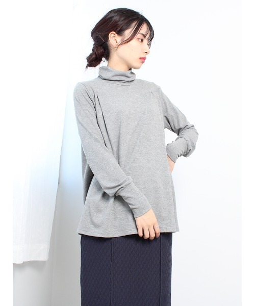 leswel（レスウェル）の「【M～5L 大きいサイズ】キレイめ テレコ タートルネック カットソー（Tシャツ/カットソー・レディース・ネイビー/ライトグレー/イエロー/オフホワイト・M/L/3L/5L/4L/LL）」の2枚目の写真