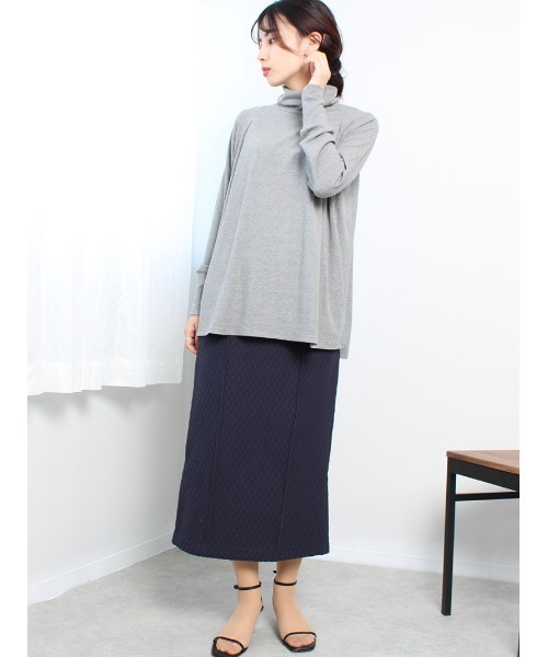 leswel（レスウェル）の「【M～5L 大きいサイズ】キレイめ テレコ タートルネック カットソー（Tシャツ/カットソー・レディース・ネイビー/ライトグレー/イエロー/オフホワイト・M/L/3L/5L/4L/LL）」の11枚目の写真