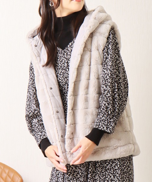 libelle more(リベル モア)の「フェイクファー&キルト リバーシブルベスト(ベスト・レディース・グレー/モカ/ベージュ/ブラック・M/L)」の3枚目の写真