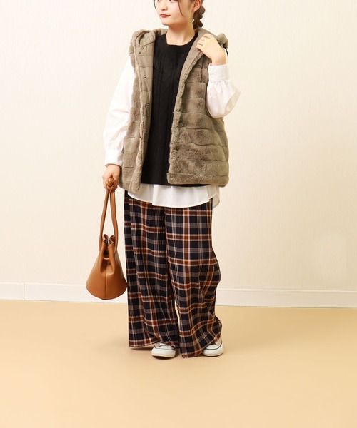 libelle more(リベル モア)の「フェイクファー&キルト リバーシブルベスト(ベスト・レディース・グレー/モカ/ベージュ/ブラック・M/L)」の14枚目の写真