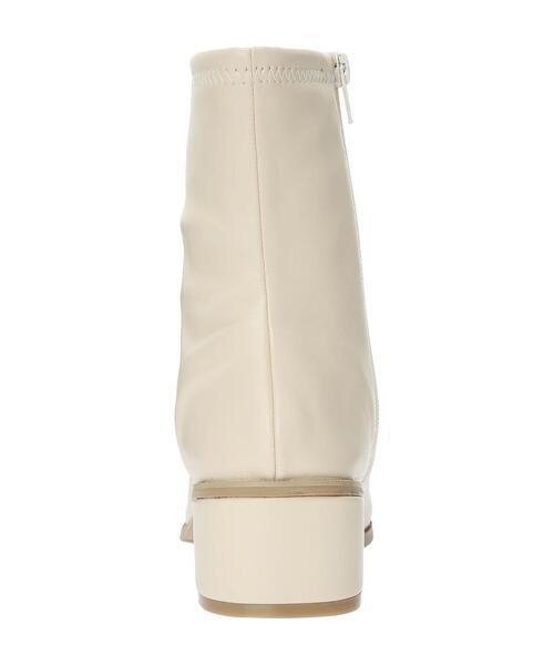 Te chichi TERRASSE(テチチテラス)の「チャンキーヒールスクエアショートブーツ(ブーツ・レディース・ブラック/ブラウン/オフホワイト・MEDIUM/LARGE)」の12枚目の写真