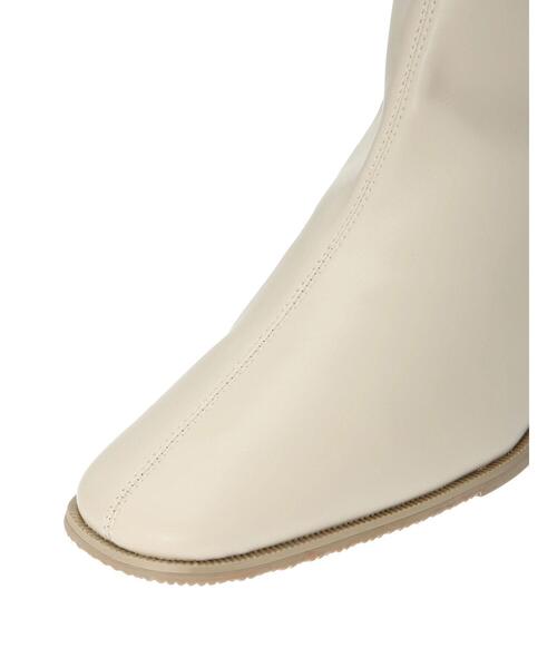 Te chichi TERRASSE(テチチテラス)の「チャンキーヒールスクエアショートブーツ(ブーツ・レディース・ブラック/ブラウン/オフホワイト・MEDIUM/LARGE)」の14枚目の写真