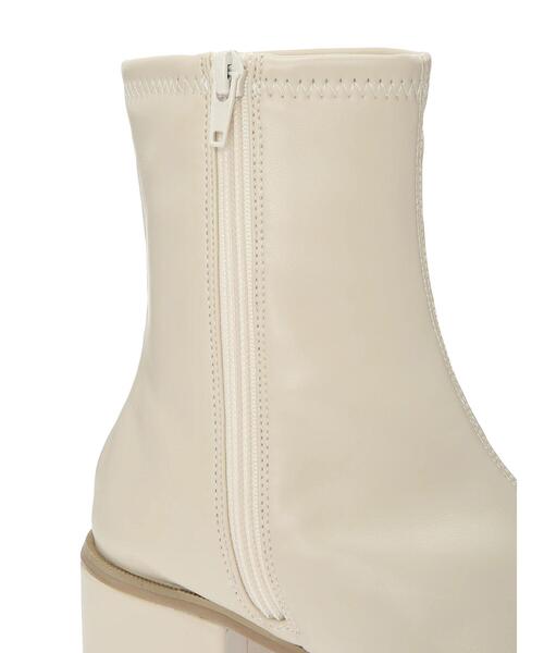 Te chichi TERRASSE(テチチテラス)の「チャンキーヒールスクエアショートブーツ(ブーツ・レディース・ブラック/ブラウン/オフホワイト・MEDIUM/LARGE)」の16枚目の写真