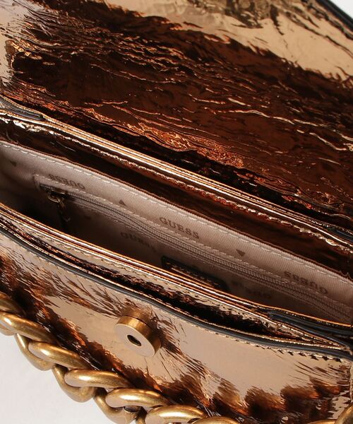 Guess（ゲス）の「RETOUR Mini Top Handle Crossbody（ショルダーバッグ・レディース・ブロンズ・ONE SIZE）」の14枚目の写真