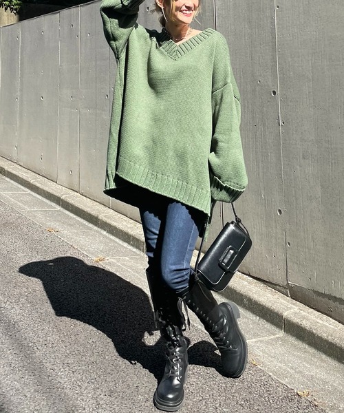 SPIRALGIRL（スパイラルガール）の「Vネックオーバーチュニックニット（ニット/セーター・レディース・ホワイト/グリーン/ブラック・FREE）」の9枚目の写真