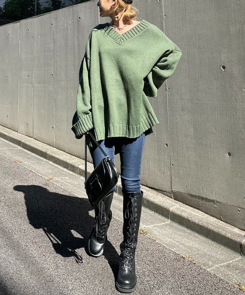 SPIRALGIRL（スパイラルガール）の「Vネックオーバーチュニックニット（ニット/セーター・レディース・ホワイト/グリーン/ブラック・FREE）」の4枚目の写真