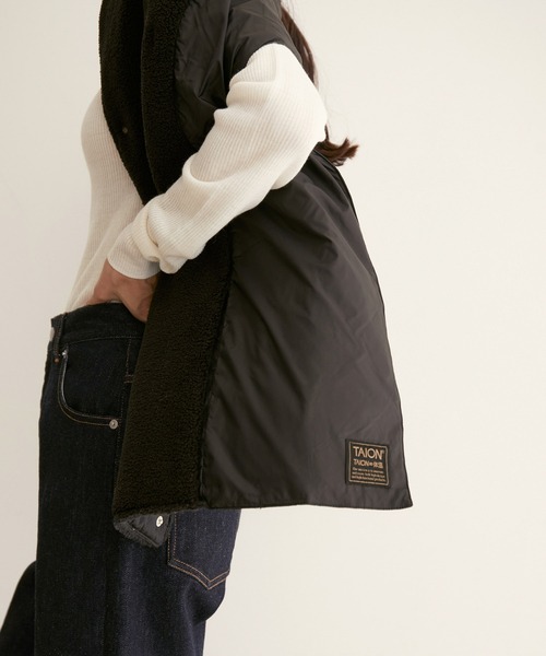 TAION(タイオン)の「【TAION(タイオン)】ミリタリーリバーシブルダウンストール(ストール/ショール・レディース・ブラック/オリーブ・FREE)」の3枚目の写真
