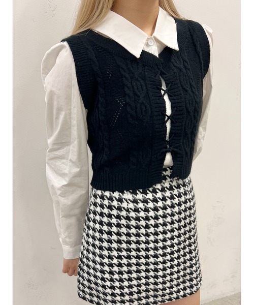 PHILLY(フィリー)の「ケーブルベストSETシャツ(ベスト・レディース・ベージュ/ブラック・FREE)」の2枚目の写真