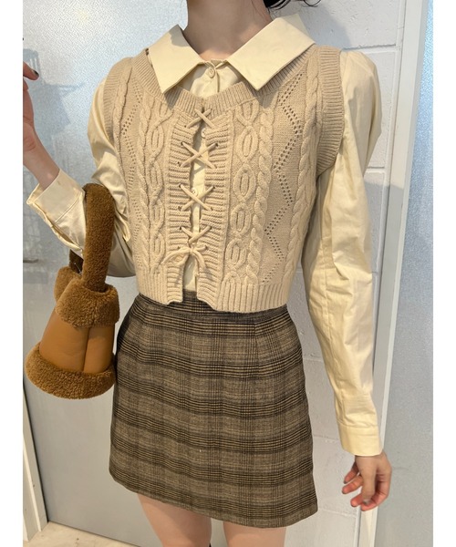 PHILLY(フィリー)の「ケーブルベストSETシャツ(ベスト・レディース・ベージュ/ブラック・FREE)」の8枚目の写真