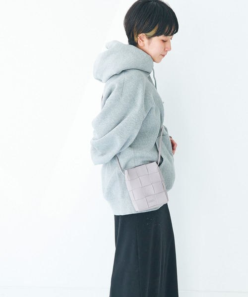 favori vie nouvelle（ファボリ ヴィー ヌーヴェル）の「<favori vie nouvelle/ファボリ ヴィー ヌーヴェル> メッシュ編みミニショルダーバッグ（ショルダーバッグ・レディース・ライトグリーン/アイボリー/モカ/ブラック/グリーン/ラベンダー/マスタード/シルバー・ONE SIZE）」の6枚目の写真
