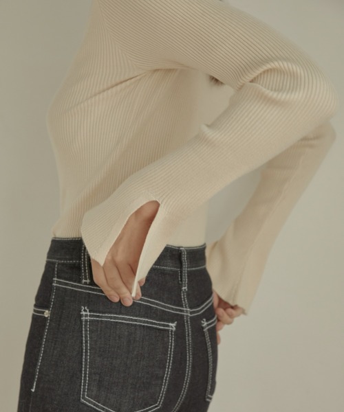 ACYM（アシーム）の「Marshmarrow slit sleeve ニット（ニット/セーター・レディース・ブラック/ベージュ/アイボリー・FREE）」の11枚目の写真