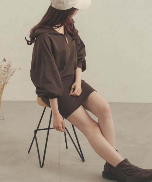 Ambre Neige(アンブルネージュ)の「ハーフジップスウェットミニワンピース/【WEB/EC限定商品】(ワンピース・レディース・アイボリー/ブラック/ダークブラウン・FREE)」の5枚目の写真