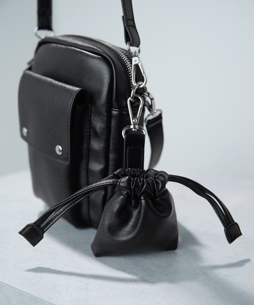 ENDER PRODUCTS（エンダープロダクツ）の「シンセティックレザー 巾着ポーチ付き 2WAYハンドルショルダーバッグ【ENDER PRODUCTS/エンダープロダクツ】（ショルダーバッグ・メンズ・ブラック/イエロー/ライトグレー/ダークブラウン・FREE）」の18枚目の写真