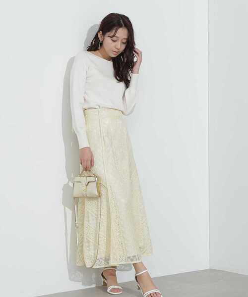 NATURAL BEAUTY BASIC（ナチュラルビューティーベーシック）の「＜総針ベーシックニット＞ボートネック（ニット/セーター・レディース・ブルー/グレイッシュベージュ/イエロー/オフホワイト・FREE）」の5枚目の写真