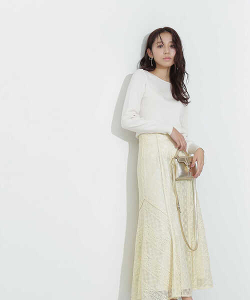 NATURAL BEAUTY BASIC（ナチュラルビューティーベーシック）の「＜総針ベーシックニット＞ボートネック（ニット/セーター・レディース・ブルー/グレイッシュベージュ/イエロー/オフホワイト・FREE）」の7枚目の写真