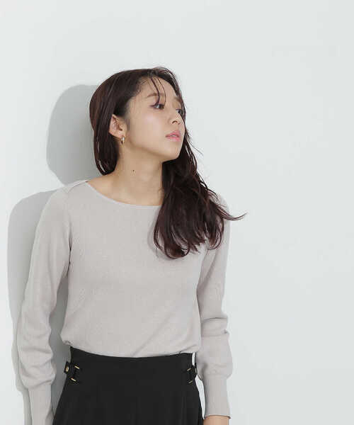 NATURAL BEAUTY BASIC（ナチュラルビューティーベーシック）の「＜総針ベーシックニット＞ボートネック（ニット/セーター・レディース・ブルー/グレイッシュベージュ/イエロー/オフホワイト・FREE）」の3枚目の写真