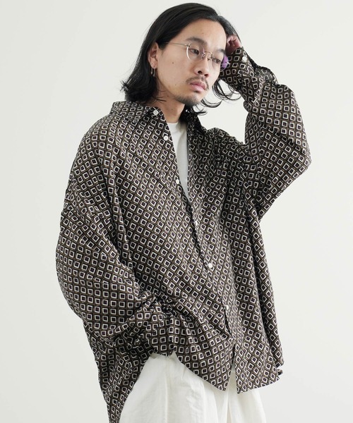 Air Tokyo（エアートウキョー）の「オーバーサイズ 総柄 シャツ <セレクトアイテム>（シャツ/ブラウス・メンズ・ホワイト系その他/グリーン系その他/ブラック系その他・X-LARGE/LARGE/MEDIUM）」の2枚目の写真