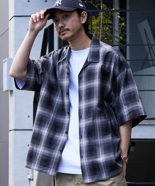 FREAK'S STORE（フリークスストア）の「【限定展開】 Relax Fit リラックスフィット オープンカラー オンブレチェック ショートスリーブシャツ（シャツ/ブラウス・メンズ・オリーブ/ブラック/ブルー・MEDIUM/LARGE/SMALL）」の8枚目の写真