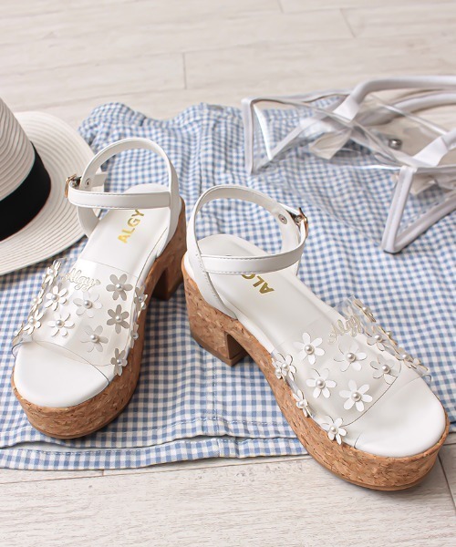 algy（アルジー）の「（ALGY）小花モチーフ クリア素材 ボリュームサンダル（サンダル・キッズ・ブラック/イエロー/ライトグリーン/ホワイト・19.0cm/20.0cm/21.0cm/22.0cm/23.0cm/24.0cm）」の2枚目の写真