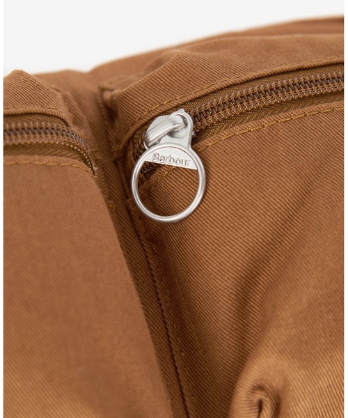 Barbour（バブアー）の「CASCADEクロスボディバッグ（ボディバッグ/ウエストポーチ・メンズ・ネイビー/ブラウン・ONE SIZE）」の5枚目の写真