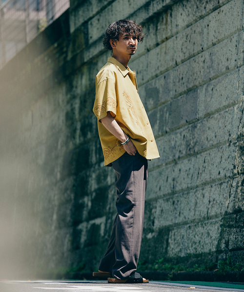 JOURNAL STANDARD relume（ジャーナルスタンダード　レリューム）の「エンブロイダリーペイズリー レギュラー半袖シャツ（シャツ/ブラウス・メンズ・ホワイト/パープル/Mustard・MEDIUM/LARGE）」の20枚目の写真