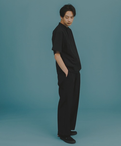 Uiscel（ユイセル）の「『ユニセックス』Uiscel　4WAYストレッチヘンリーネックプルオーバー（シャツ/ブラウス・メンズ・ライトベージュ/ブラック・MEDIUM/LARGE）」の5枚目の写真