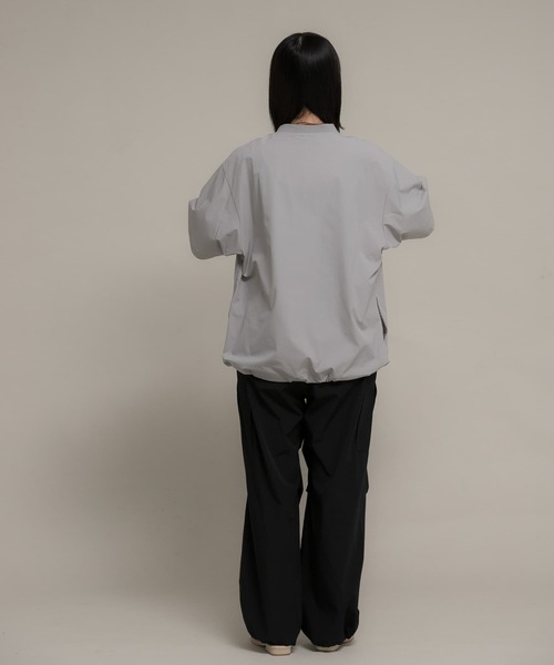 Uiscel（ユイセル）の「『ユニセックス』Uiscel　4WAYストレッチヘンリーネックプルオーバー（シャツ/ブラウス・メンズ・ライトベージュ/ブラック・MEDIUM/LARGE）」の12枚目の写真