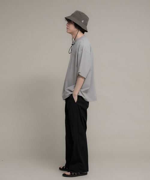 Uiscel（ユイセル）の「『ユニセックス』Uiscel　4WAYストレッチヘンリーネックプルオーバー（シャツ/ブラウス・メンズ・ライトベージュ/ブラック・MEDIUM/LARGE）」の14枚目の写真