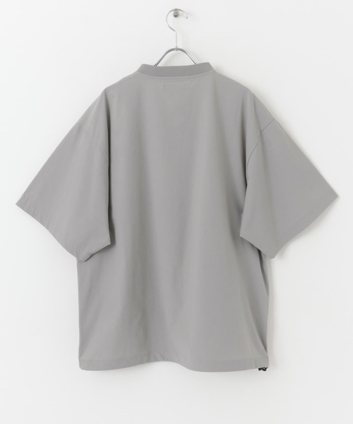 Uiscel（ユイセル）の「『ユニセックス』Uiscel　4WAYストレッチヘンリーネックプルオーバー（シャツ/ブラウス・メンズ・ライトベージュ/ブラック・MEDIUM/LARGE）」の22枚目の写真