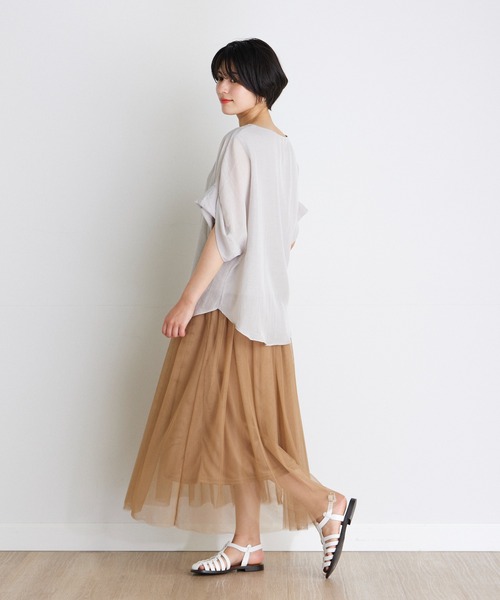 INED CLARO（イネドクラロ）の「エステルローン ボートネックブラウス（シャツ/ブラウス・レディース・ブルー/ベージュ/チャコールグレー・フリー）」の6枚目の写真