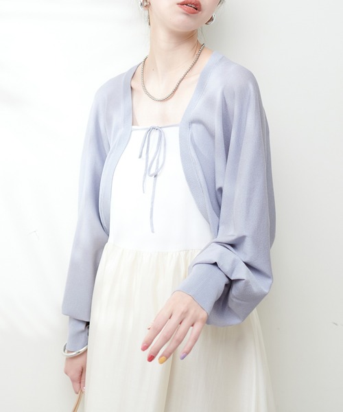 natural couture(ナチュラルクチュール)の「UVカットショートニットボレロ(カーディガン/ボレロ・レディース・オフホワイト/サックスブルー/ブラック/ベージュ・FREE)」の4枚目の写真