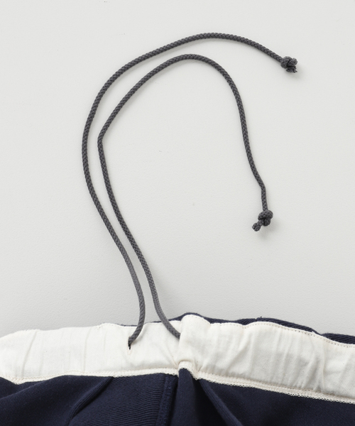 saby（サバイ）の「【saby / サバイ】TRACK BAGGY PANTS（その他パンツ・メンズ・ネイビー/アイボリー・1/2）」の4枚目の写真