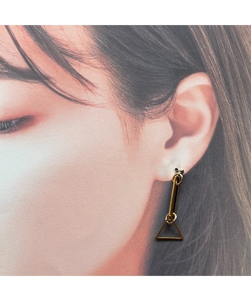 tone(トーン)の「【-lensa-】ヴィンテージチャームのシンプルピアス(MA)(ピアス(両耳用)・レディース・ゴールド・FREE)」の5枚目の写真