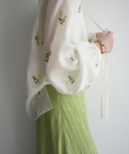 aimoha（アイモハ）の「刺繍　ボリュームスリーブ　シアーブラウス (SS)（シャツ/ブラウス・レディース・オフホワイト・SMALL/MEDIUM/LARGE/X-LARGE）」の7枚目の写真
