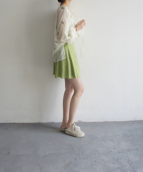 aimoha（アイモハ）の「刺繍　ボリュームスリーブ　シアーブラウス (SS)（シャツ/ブラウス・レディース・オフホワイト・SMALL/MEDIUM/LARGE/X-LARGE）」の8枚目の写真