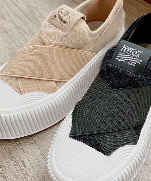 Noubel Voug Relax（ヌーベルヴォーグリラックス）の「モコモコ仕様 厚底 クロスデザイン スニーカー（スニーカー・レディース・ブラック/ベージュ・22.5/23/23.5/24/24.5/25）」の3枚目の写真