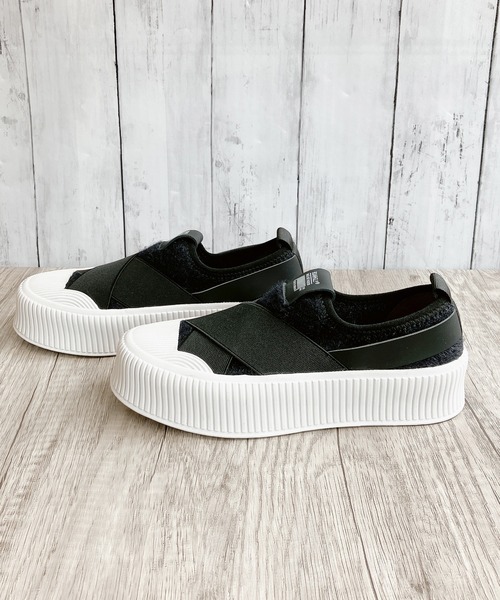 Noubel Voug Relax（ヌーベルヴォーグリラックス）の「モコモコ仕様 厚底 クロスデザイン スニーカー（スニーカー・レディース・ブラック/ベージュ・22.5/23/23.5/24/24.5/25）」の7枚目の写真