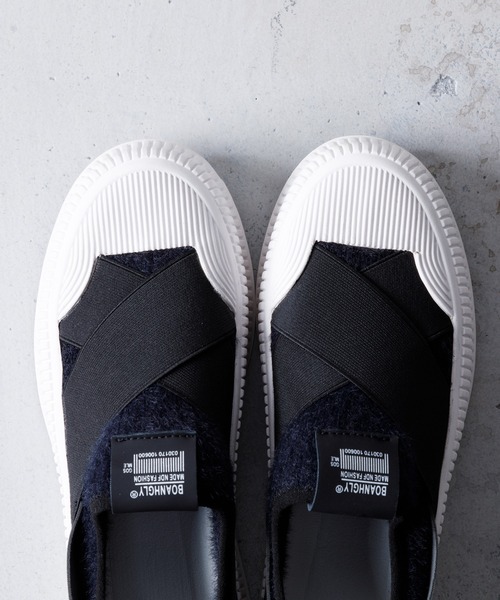 Noubel Voug Relax（ヌーベルヴォーグリラックス）の「モコモコ仕様 厚底 クロスデザイン スニーカー（スニーカー・レディース・ブラック/ベージュ・22.5/23/23.5/24/24.5/25）」の13枚目の写真