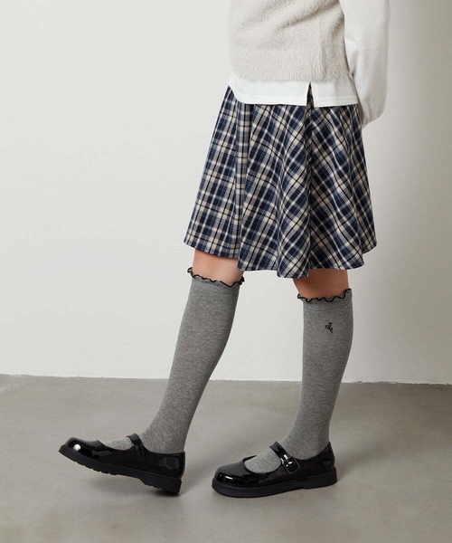 a.v.v（アーヴェヴェ）の「[KIDS]メリージェーン[WEB限定サイズ]（パンプス・キッズ・ブラック/アイボリー・20/23/19/22/21/18/24）」の16枚目の写真