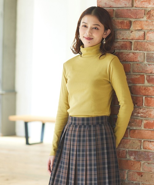 Honeys(ハニーズ)の「フライスタートル(Tシャツ/カットソー・レディース・オレンジ/イエロー/ダークグレー/グリーン/ブルー/モカ/ボルドー/スモークピンク/ブルー系その他・M/L/LL/S)」の15枚目の写真