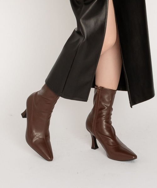 SVEC（シュベック）の「ポインテッドトゥ ストレッチ アンクルヒールブーツ（ブーツ・レディース・オフホワイト/ブラウン/ブラック・37/36/39/38/35）」の3枚目の写真