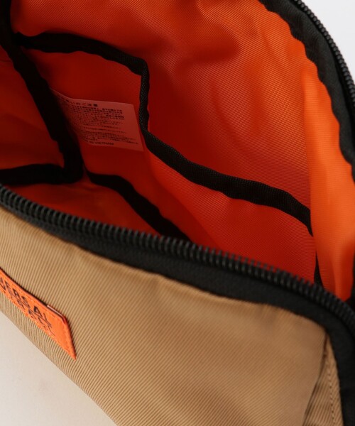 UNIVERSAL OVERALL(ユニバーサルオーバーオール)の「【UNIVERSAL OVERALL / ユニバーサルオーバーオール】NEW DELTA サコッチ ショルダーバッグ(ショルダーバッグ・メンズ・ダークグリーン/ベージュ/ブラック・FREE)」の14枚目の写真