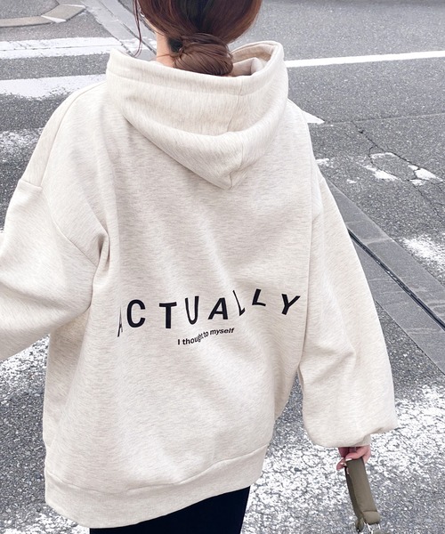 reca（レカ）の「裏起毛バックロゴパーカー（パーカー・レディース・ブラック/オートミール/チャコールグレー・FREE）」の3枚目の写真