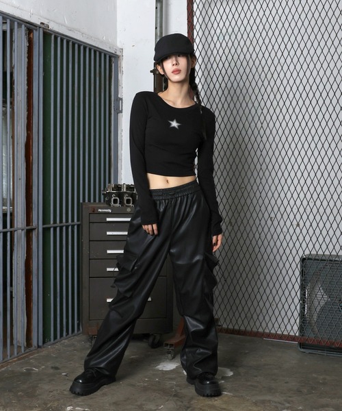 FOLLOWIN（フォロウィン）の「スタークロップドスリムロングTシャツ（Tシャツ/カットソー・レディース・ブラック/アイボリー/カーキ・FREE）」の4枚目の写真