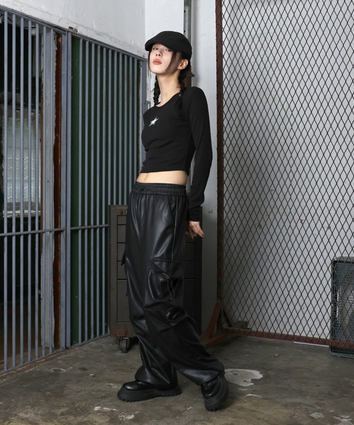 FOLLOWIN（フォロウィン）の「スタークロップドスリムロングTシャツ（Tシャツ/カットソー・レディース・ブラック/アイボリー/カーキ・FREE）」の6枚目の写真