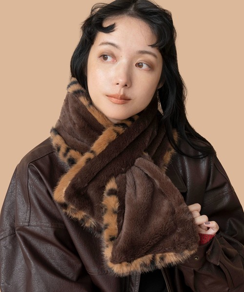 Casselini（キャセリーニ）の「Casselini(キャセリーニ)リバーシブルティペット（マフラー・レディース・アニマル/アイボリー/チャコール/ピンク/ブラック/グレー/ブラウン・FREE）」の5枚目の写真