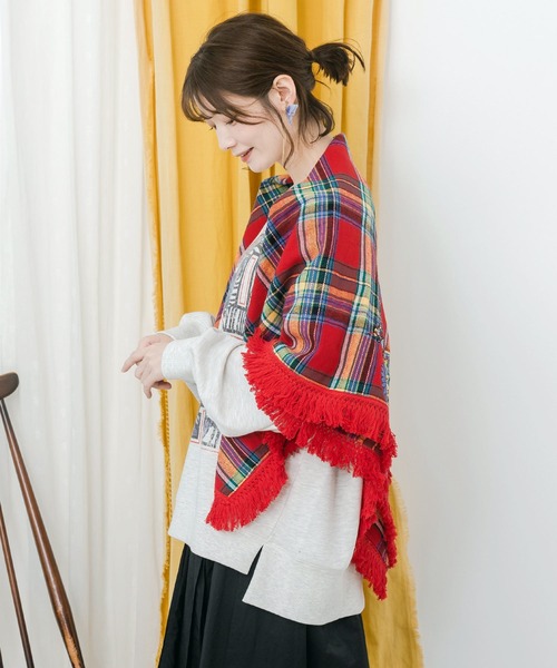 ScoLar(スカラー)の「633301:花刺繍入り チェック柄大判ストール(ストール/ショール・レディース・ブラック/パープル/レッド・FREE)」の9枚目の写真