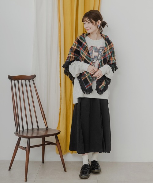 ScoLar(スカラー)の「633301:花刺繍入り チェック柄大判ストール(ストール/ショール・レディース・ブラック/パープル/レッド・FREE)」の12枚目の写真